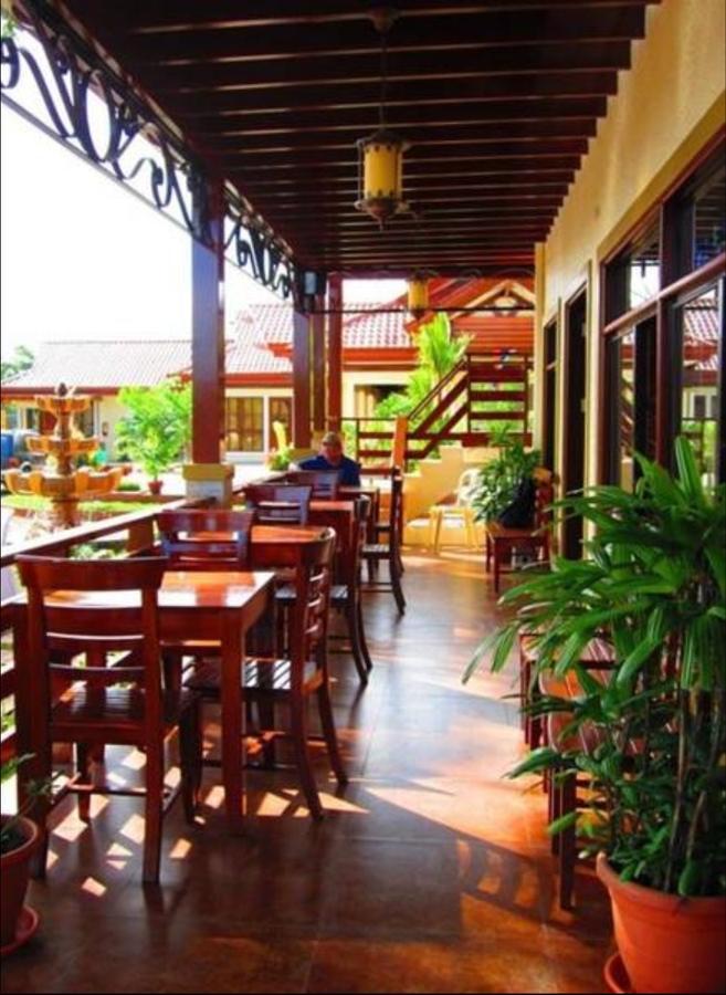 Maruyog'S Ridge Convention Center Hotel Quezon City Buitenkant foto